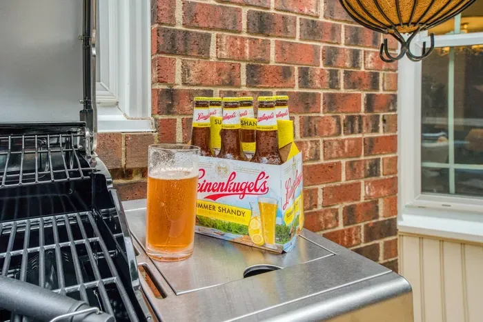 Enjoy a drink with your family in this outdoor patio!