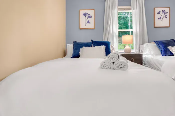 Equipped with clean and comfortable set of sheets and pillows!