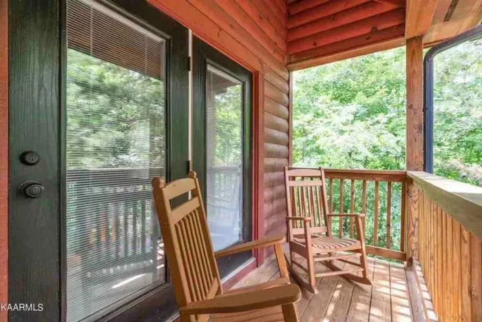 Rock your worries away - Master Suite #2 access to the covered deck