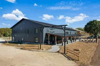 Arena #2, WI - Barn! Pool w/ Rock Climbing Wall! BBALL/PKBL Court - image 62 of 65
