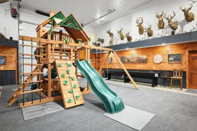Arena #2, WI - Barn! Pool w/ Rock Climbing Wall! BBALL/PKBL Court - image 6 of 65