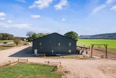 Arena #2, WI - Barn! Pool w/ Rock Climbing Wall! BBALL/PKBL Court - image 63 of 65