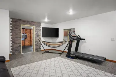 Arena #2, WI - Barn! Pool w/ Rock Climbing Wall! BBALL/PKBL Court - image 42 of 65