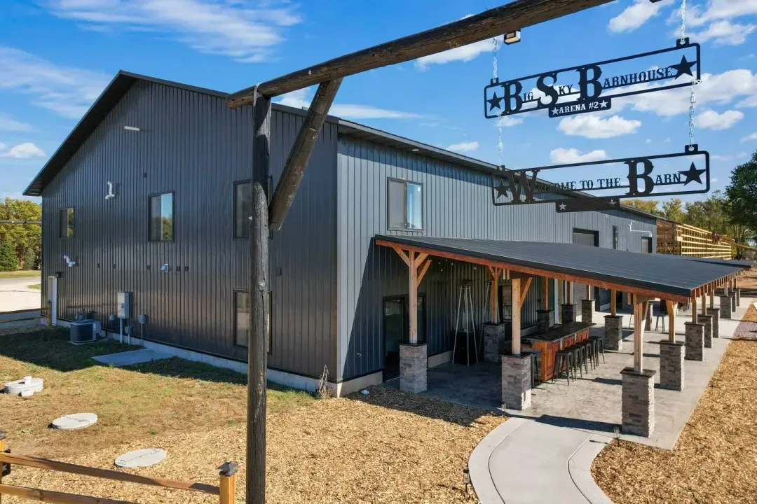 Arena #2, WI - Barn! Pool w/ Rock Climbing Wall! BBALL/PKBL Court - image 1 of 65