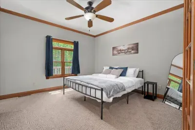 Irvine, KY - Private Lake! Sports Arena | Sleeps 30 | Movie Theater - image 48 of 98