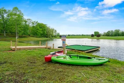 Irvine, KY - Private Lake! Sports Arena | Sleeps 30 | Movie Theater - image 7 of 98