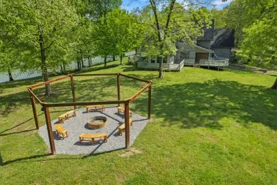 Irvine, KY - Private Lake! Sports Arena | Sleeps 30 | Movie Theater - image 98 of 98