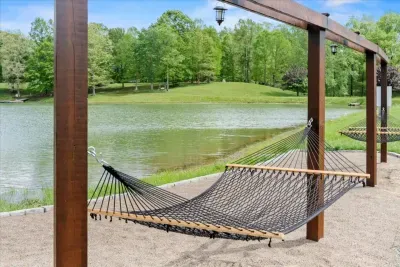 Irvine, KY - Private Lake! Sports Arena | Sleeps 30 | Movie Theater - image 9 of 98