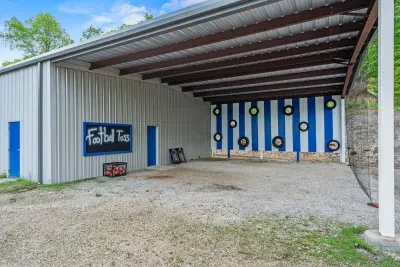 Irvine, KY - Private Lake! Sports Arena | Sleeps 30 | Movie Theater - image 14 of 98