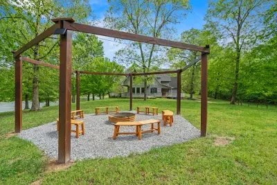 Irvine, KY - Private Lake! Sports Arena | Sleeps 30 | Movie Theater - image 75 of 98