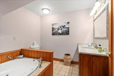Irvine, KY - Private Lake! Sports Arena | Sleeps 30 | Movie Theater - image 59 of 98