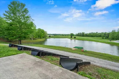 Irvine, KY - Private Lake! Sports Arena | Sleeps 30 | Movie Theater - image 73 of 98