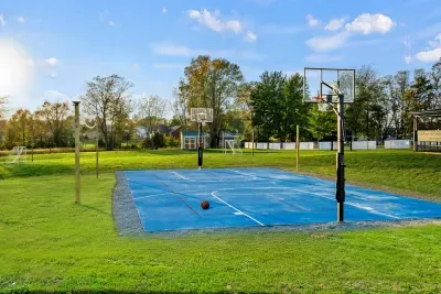 Mount Sterling, KY - Bluegrass Barndo with a Private Sports Complex! - image 5 of 74
