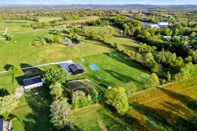 Mount Sterling, KY - Bluegrass Barndo with a Private Sports Complex! - image 17 of 74