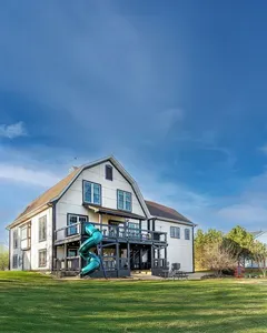 Bristol, IL - Barn with a Wiffleball Stadium, Wine Cellar Library, Slide, Hot Tub, Movie Theater, Fitness Center & More! - image 73 of 73