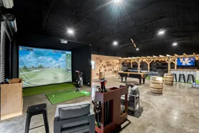 PARTY SHED! Golf Simulator, Hot Tub, Indoor Pergola w/ Turf Floor, Lounge, Wet Bar, Pool Table, Bourbon Barrel High Tops, Cornhole, Giant Connect Four, plus a 30ft Interactive Mural Map of the Bourbon Trail!