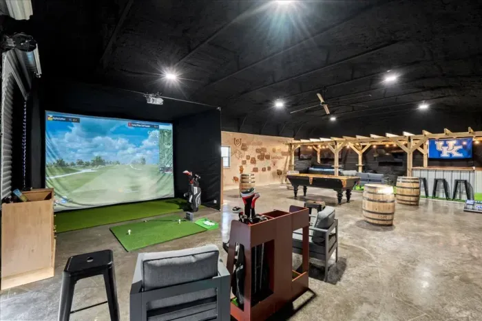 PARTY SHED! Golf Simulator, Hot Tub, Indoor Pergola w/ Turf Floor, Lounge, Wet Bar, Pool Table, Bourbon Barrel High Tops, Cornhole, Giant Connect Four, plus a 30ft Interactive Mural Map of the Bourbon Trail!