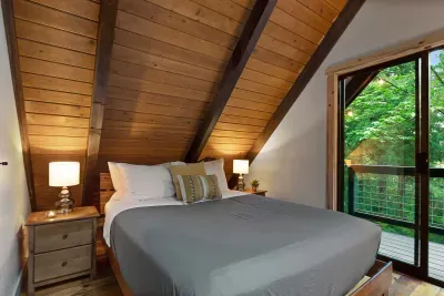 Just like the other bedroom, this one has a comfy memory foam mattress and high-end sheets. Comfortable sleep is everything!