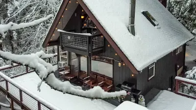 Winter in this cabin is pretty dang magical. :) You can ski all day at Mt Baker, then relax in front of a cozy fire or soak your tired muscles in the hot tub. It's a win win!