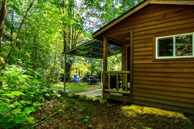 Camp Hideaway - Dog friendly and River Beach - image 27 of 28