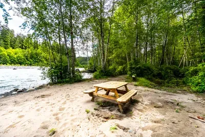 Camp Hideaway - Dog friendly and River Beach - image 23 of 28