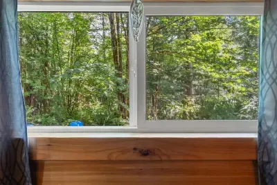 Camp Hideaway - Dog friendly and River Beach - image 12 of 28