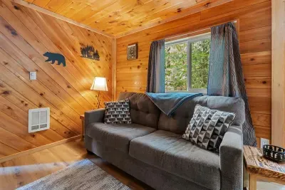 Camp Hideaway - Dog friendly and River Beach - image 9 of 28