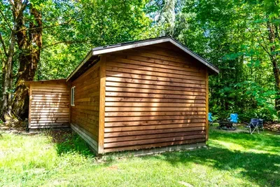 Camp Hideaway - Dog friendly and River Beach - image 28 of 28