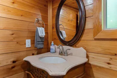 Camp Hideaway - Dog friendly and River Beach - image 16 of 28
