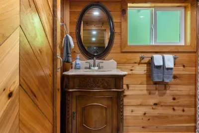 Camp Hideaway - Dog friendly and River Beach - image 18 of 28
