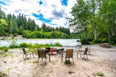 Camp Hideaway - Dog friendly and River Beach - image 26 of 28