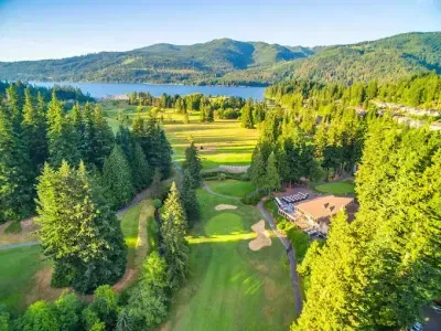 Sudden Valley Golf Course is minutes from the lodge and offers 18 holes for your game. It also has a driving range and Bar & Grill for your enjoyment. Bring your clubs for the course or hit a bucket of balls or two....it'll be fun either way! :)