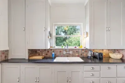 Fully stocked kitchen with plenty of storage.