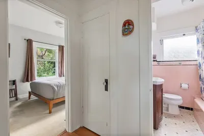 Bedrooms and bathroom just steps apart.