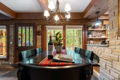 Gather around the table with your favorites and enjoy dinner and wine with a stellar river view. :)