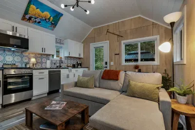 Backman Creek Hideaway | Creekside Spa Retreat - image 14 of 33