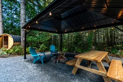 Backman Creek Hideaway | Creekside Spa Retreat - image 5 of 33