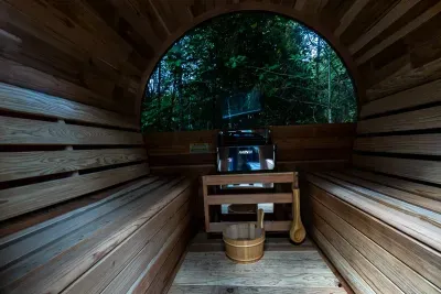 Backman Creek Hideaway | Creekside Spa Retreat - image 29 of 33