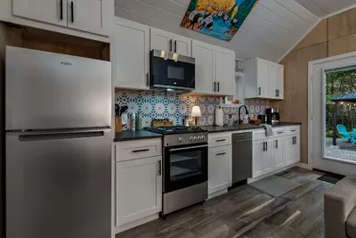 Backman Creek Hideaway | Creekside Spa Retreat - image 16 of 33