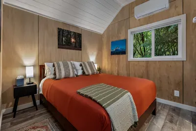 Backman Creek Hideaway | Creekside Spa Retreat - image 17 of 33