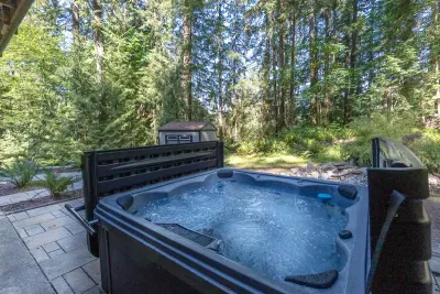 Fernwood Retreat  Hot Tub  Trails - image 4 of 61