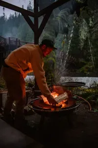 This cabin has 2 fire options: The firepit next to the river, or the chiminea on the patio-take your pick. Also, we provide firewood so you don't have to haul bundles. :)