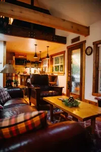 The warmth of this cabin is so inviting!