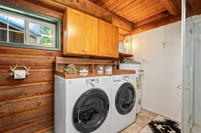 A washer and dryer are available in the cabin, making longer stays and outdoor adventures a little easier.