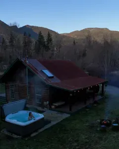 Whitehorse Mountain Retreat - Hot tub - Fireplace - image 41 of 41