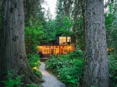 Sauk River Cabins • Hot Tub • Firepit - image 38 of 39