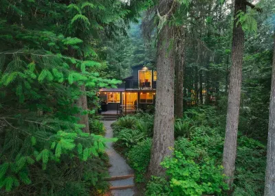 The private path to the river.