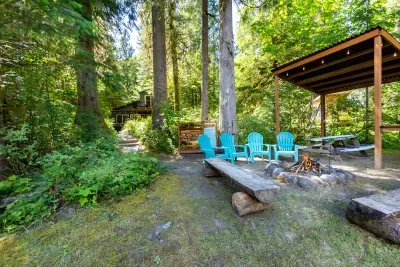 There's seating for all your people. :)