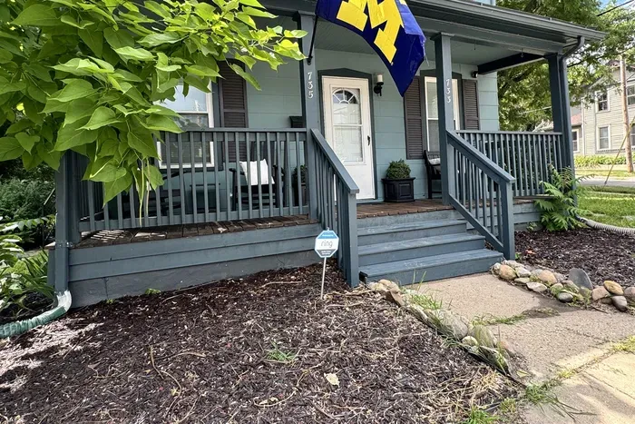 Welcome to the Blue Arbor #GOBLUE Of course if you are coming to route for another team, we'll allow it.