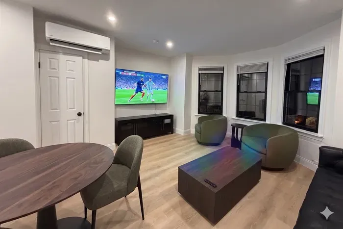 Bainbridge Residence - image 2 of 10